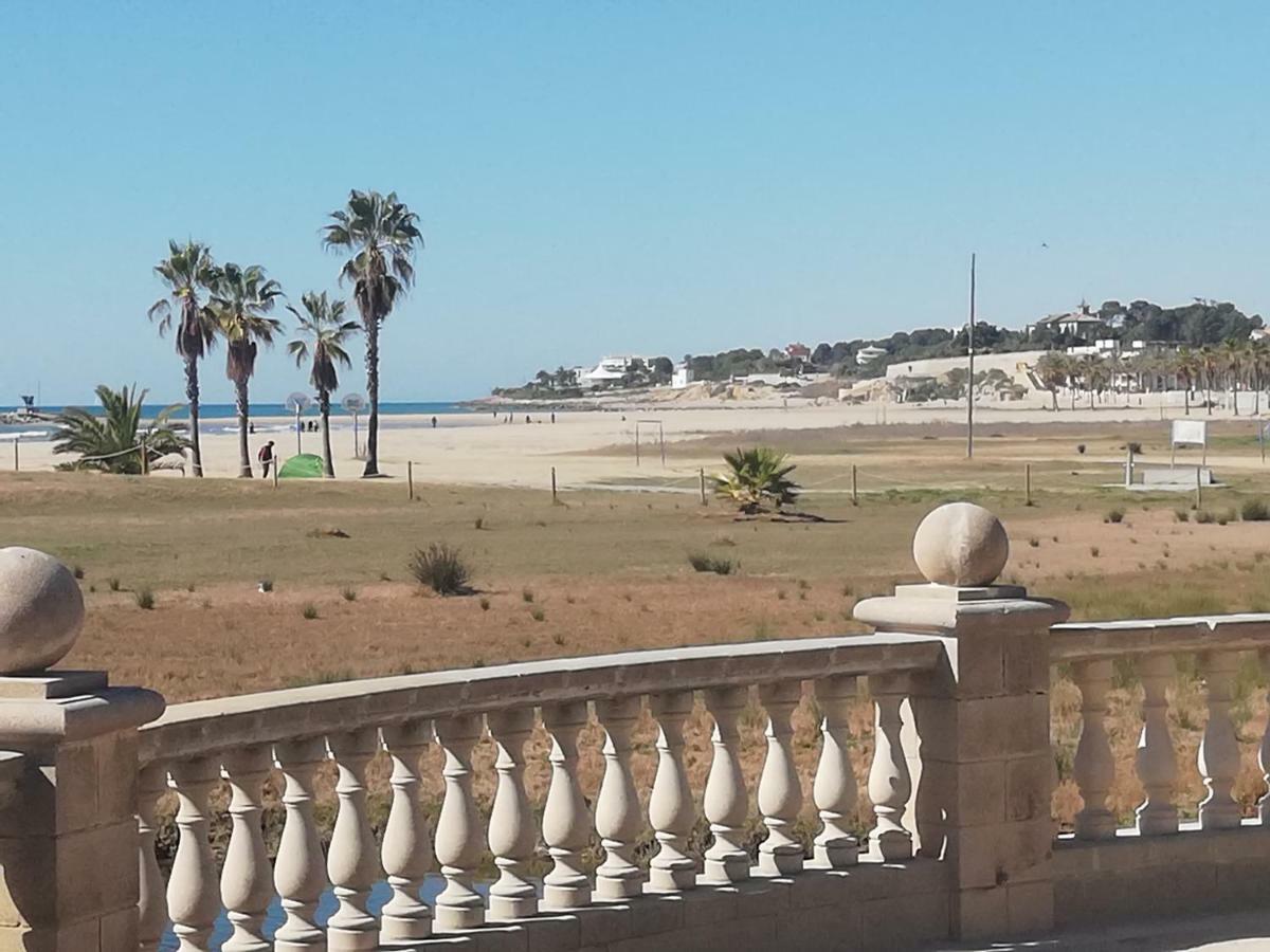 Vilanova-Beach Vilanova i la Geltrú Kültér fotó